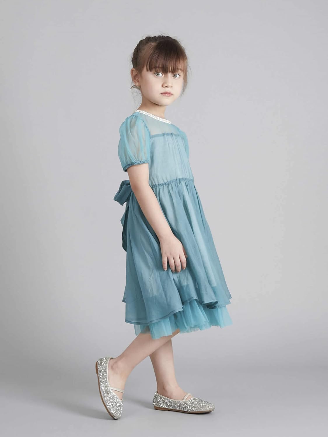 Seamless Photography Background Paper Roll, Grey Photo Paper Backdrop for Photography, Video and Streaming (82''x16' Pursuit Grey)