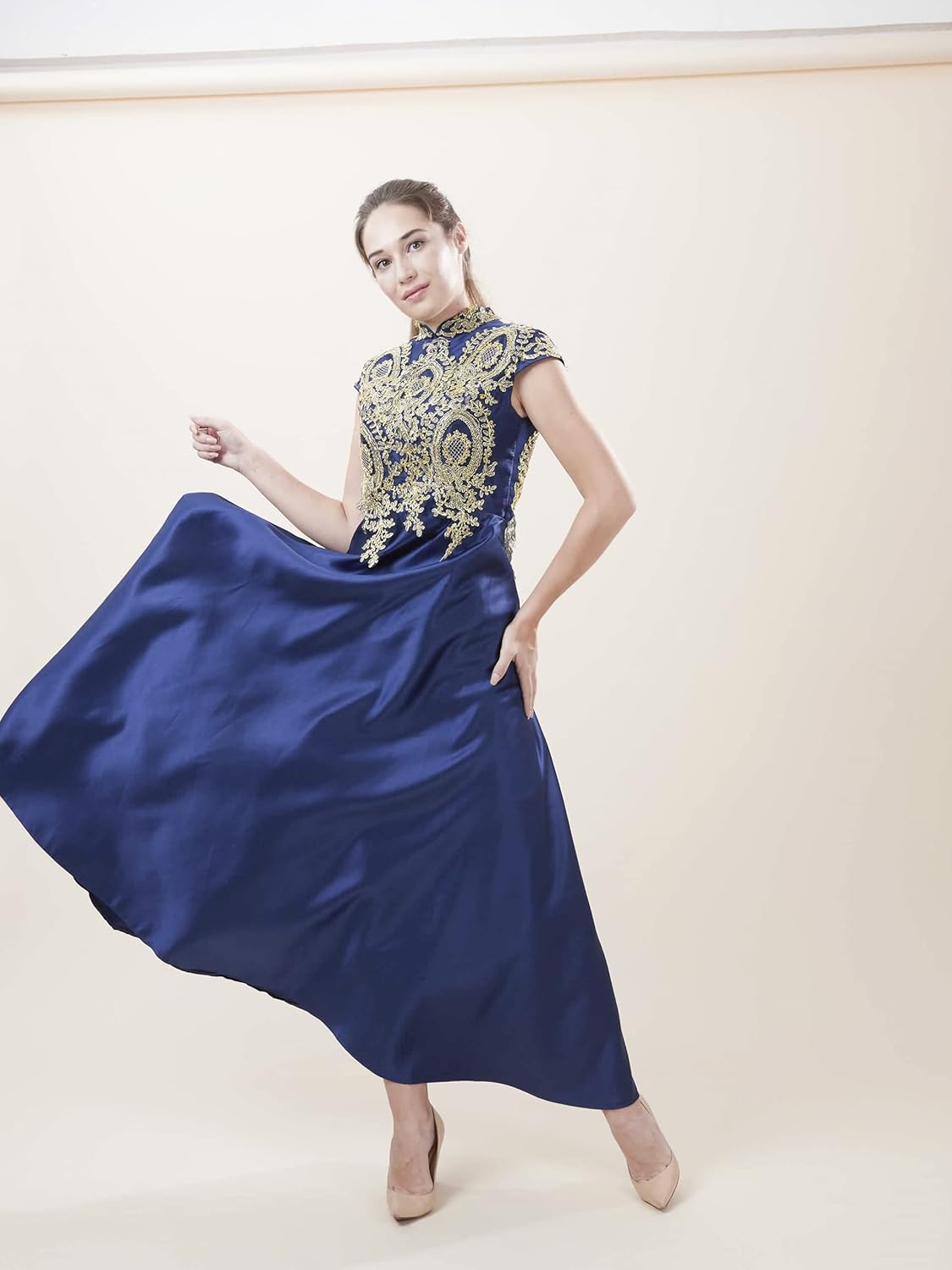 Seamless Photography Background Paper Roll, Cream Photo Paper Backdrop for Photography, Video and Streaming (107''x16' Ivorine)