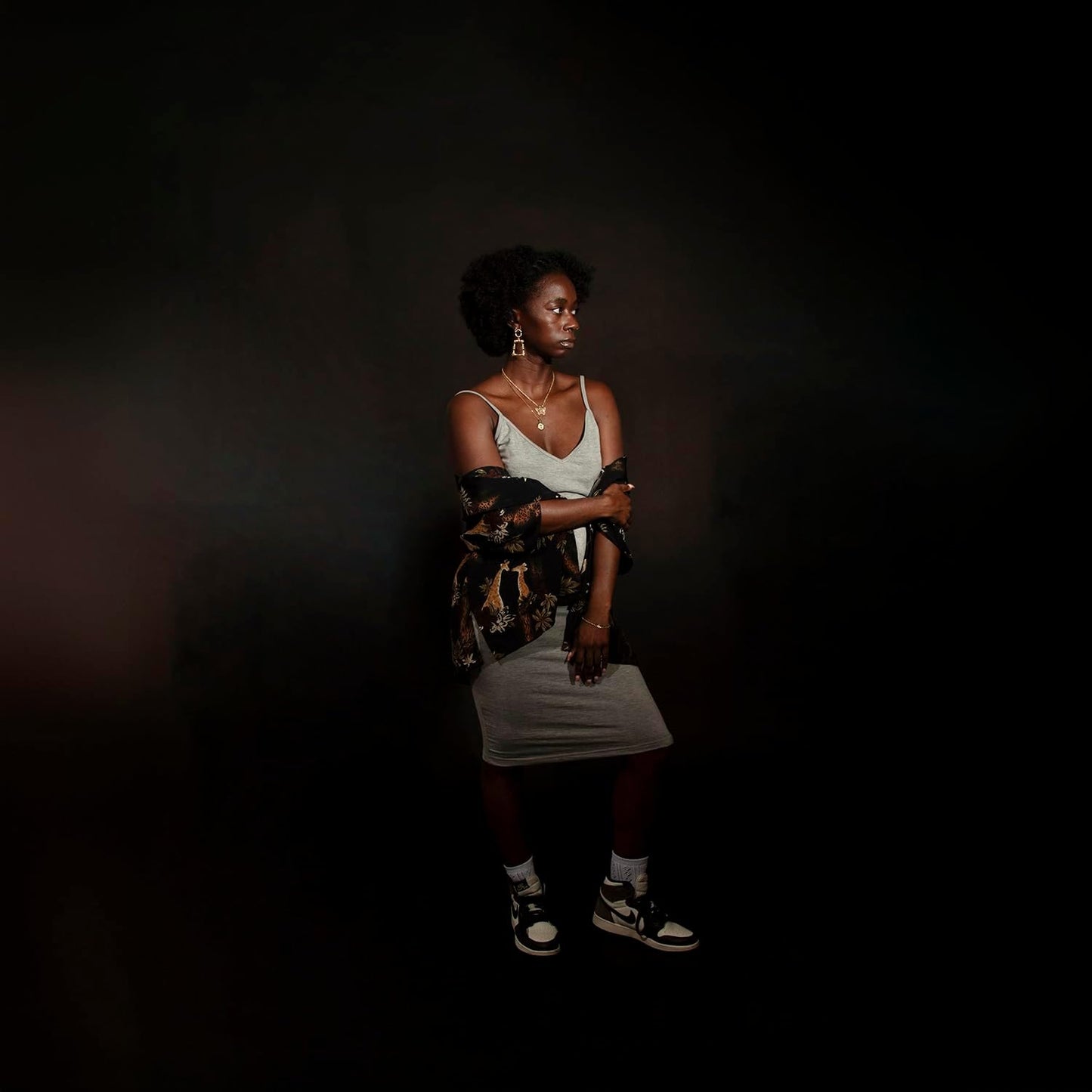 Kate Seamless Paper Backdrop Black Seamless Backdrop Paper Rolls (53''x32.8' Jet)