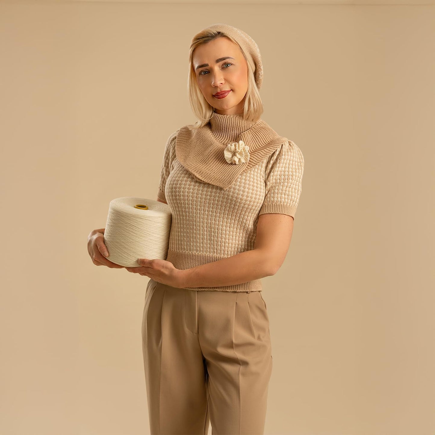 Kate Seamless Paper Backdrop for Photography Beige Cream Backdrop Paper (53''x32.8' Ivorine)