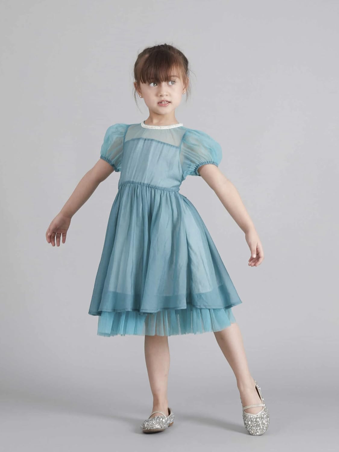 Seamless Photography Background Paper Roll, Grey Photo Paper Backdrop for Photography, Video and Streaming (53''x16 'Pursuit Grey)