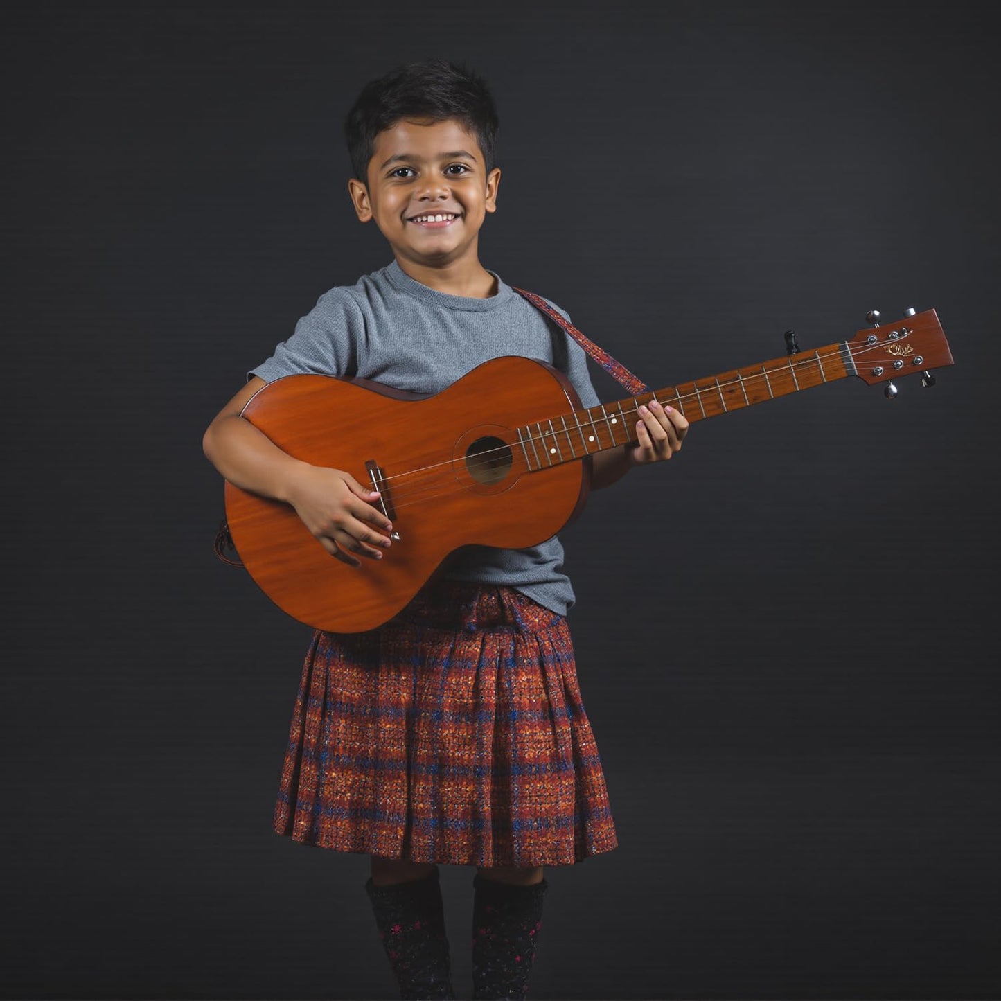 Kate Seamless Paper Backdrop Black Seamless Backdrop Paper Rolls (86''x32.8' Jet)