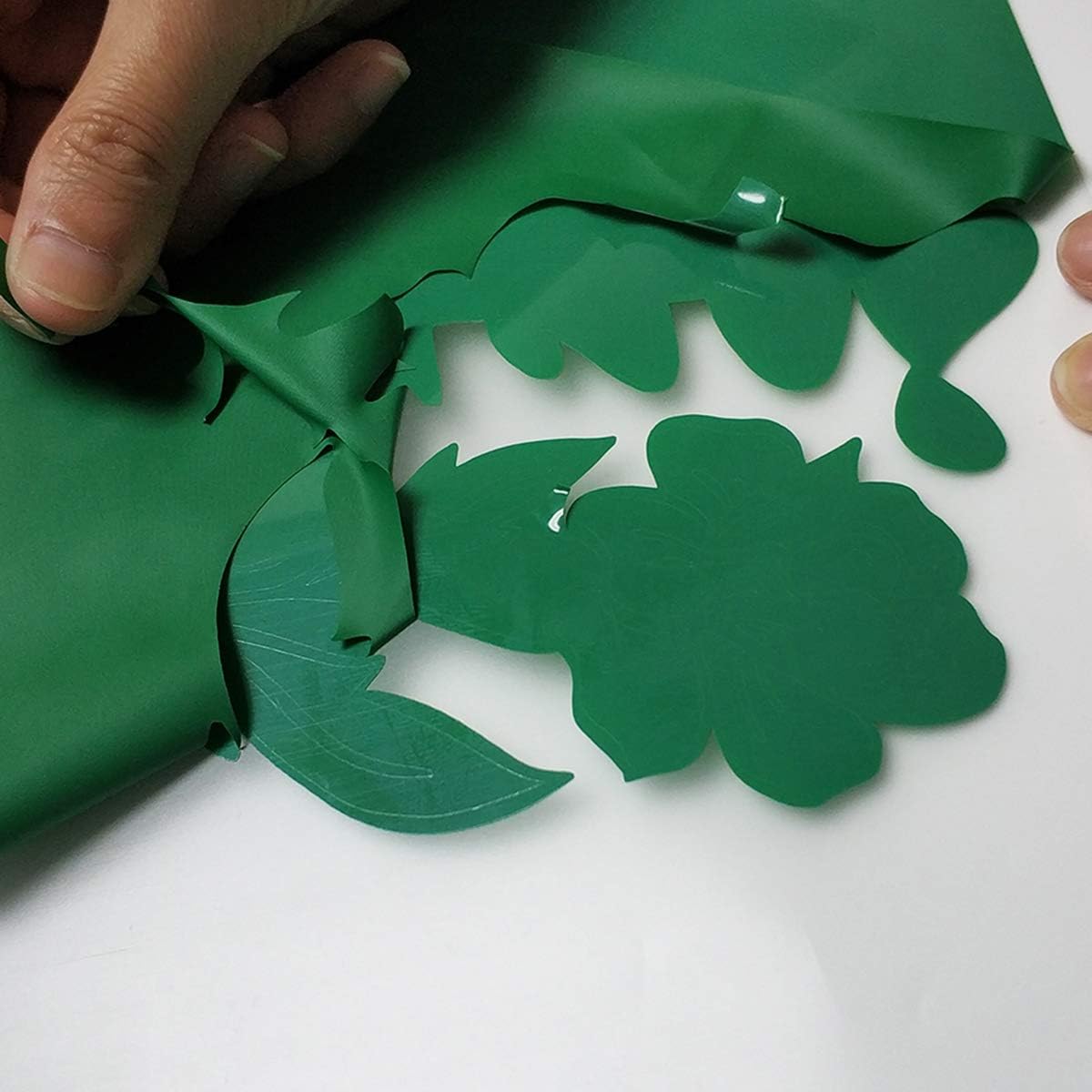 Guangyintong Heat Transfer Vinyl Green HTV Rolls, 12" x 10ft Iron on Vinyl for T-Shirts, Matte Surface HTV for All Cutter Machine, Easy to Cut & Weed for DIY Design