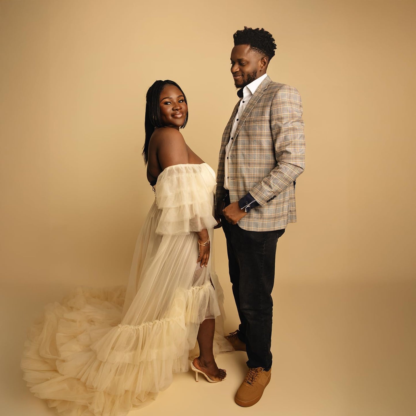 Kate Seamless Paper Backdrop for Photography Beige Cream Backdrop Paper (106.8''x32.8' Ivorine)