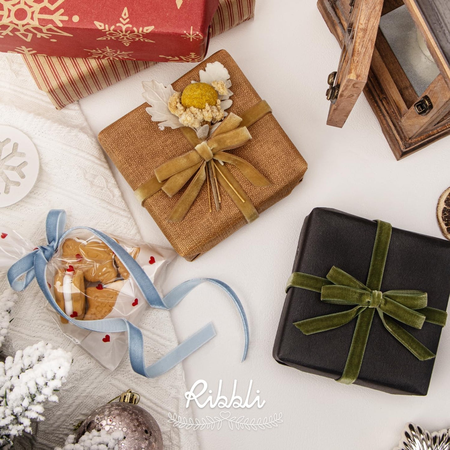 Ribbli Moss Green Velvet Ribbon,Polyester Velvet 3/8 Inches Continuous10-Yard Spool,Christmas Ribbon for Gift Wrapping,Floral Bouquets, Home Decor